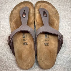 Birkenstock Gizeh Sandal in Mocha